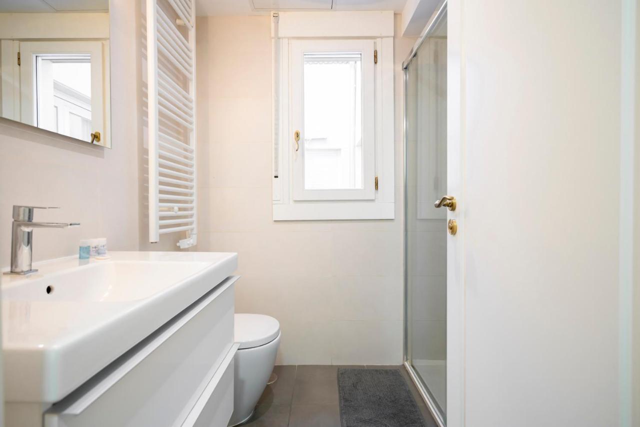 For You Rentals Brand New Apartment At Madrid City Center Wifi Ato55 ภายนอก รูปภาพ